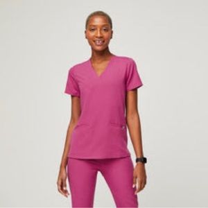 FIGS Casma three-pocket scrub top in Electric Orchid, XL
